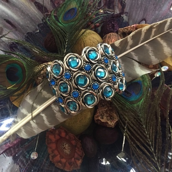 Blue gem stretch bracelet - Picture 1 of 4
